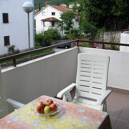Apartman Ловран Екстериор снимка