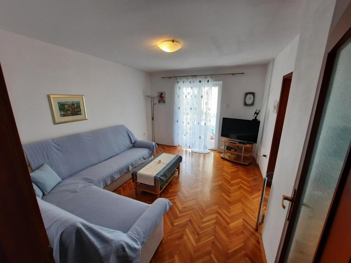 Apartman Ловран Екстериор снимка