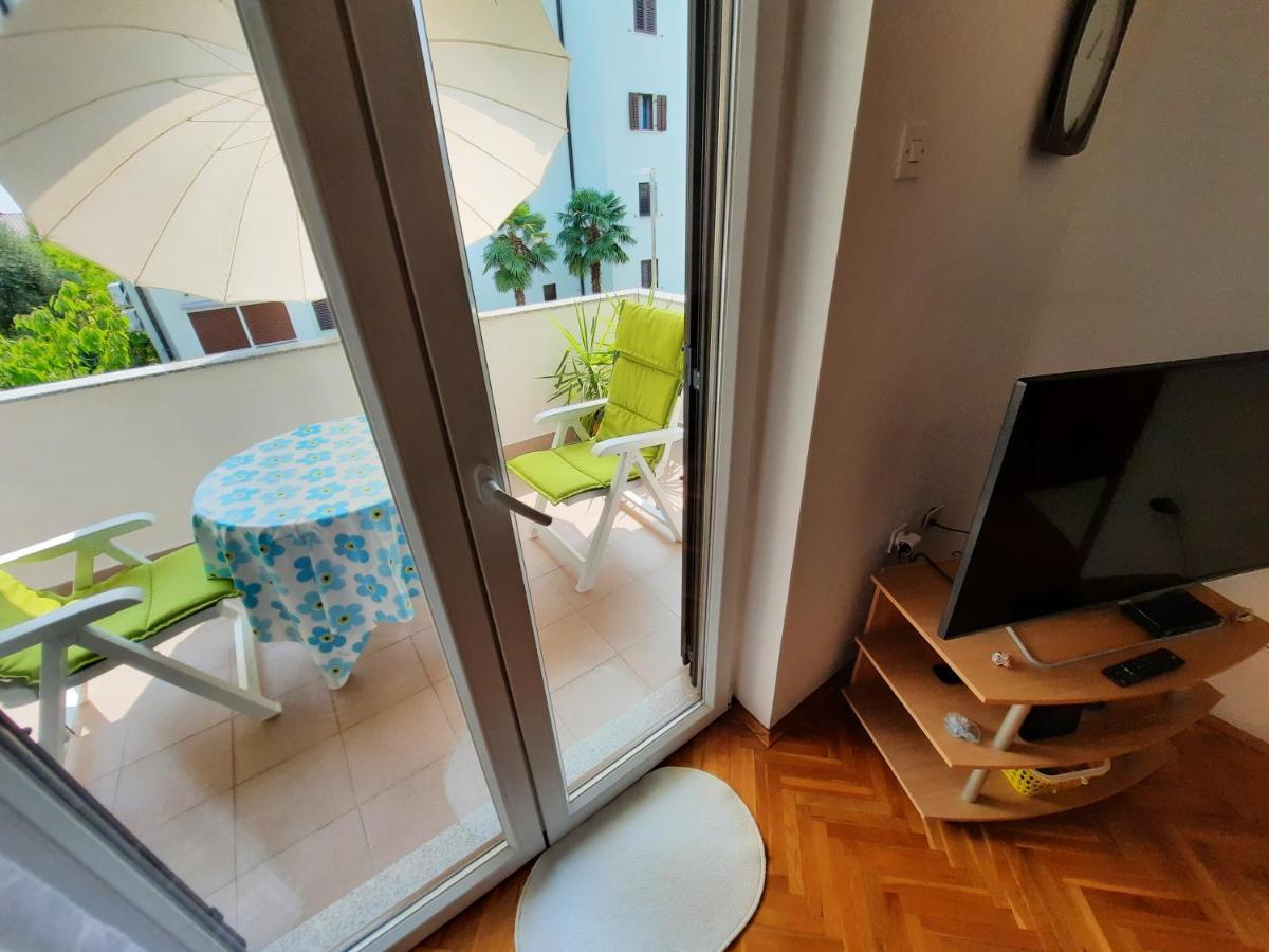 Apartman Ловран Екстериор снимка