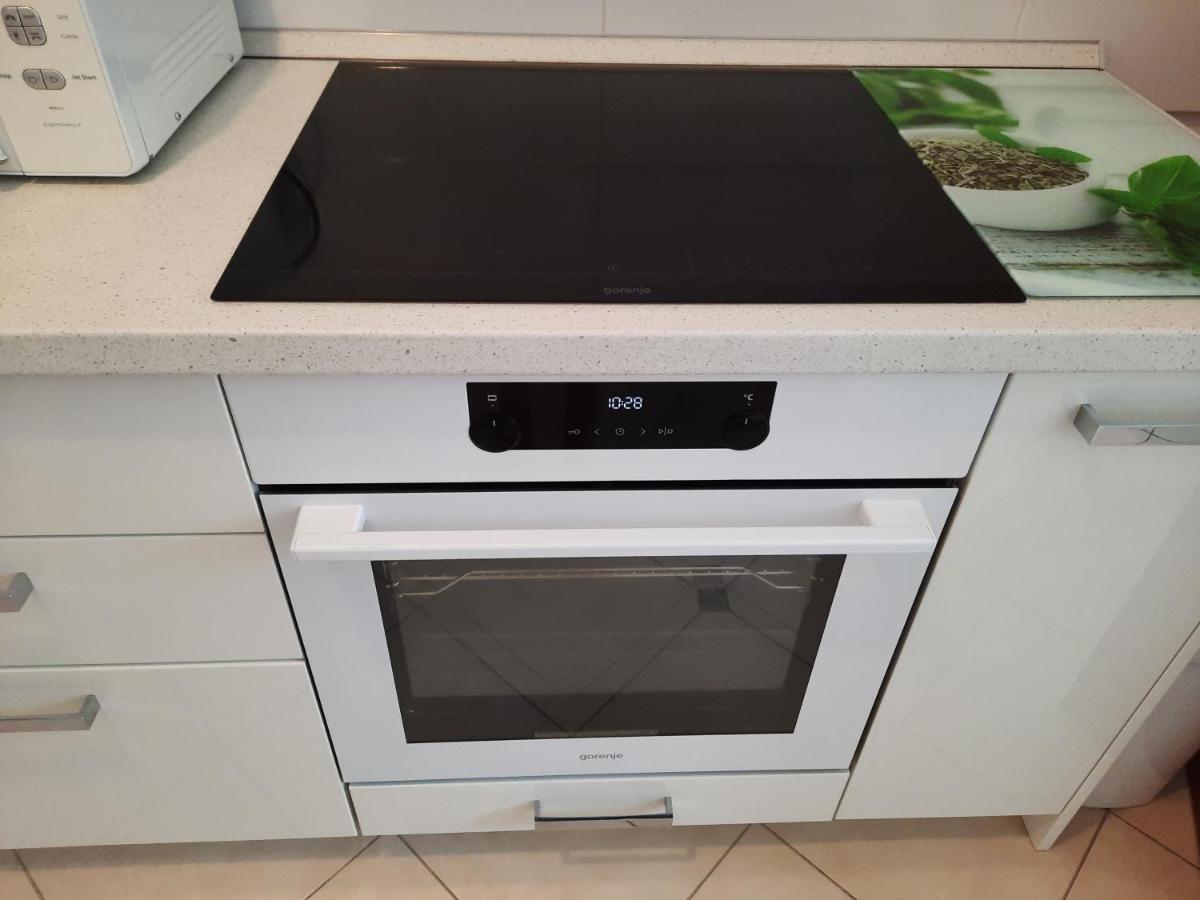 Apartman Ловран Екстериор снимка