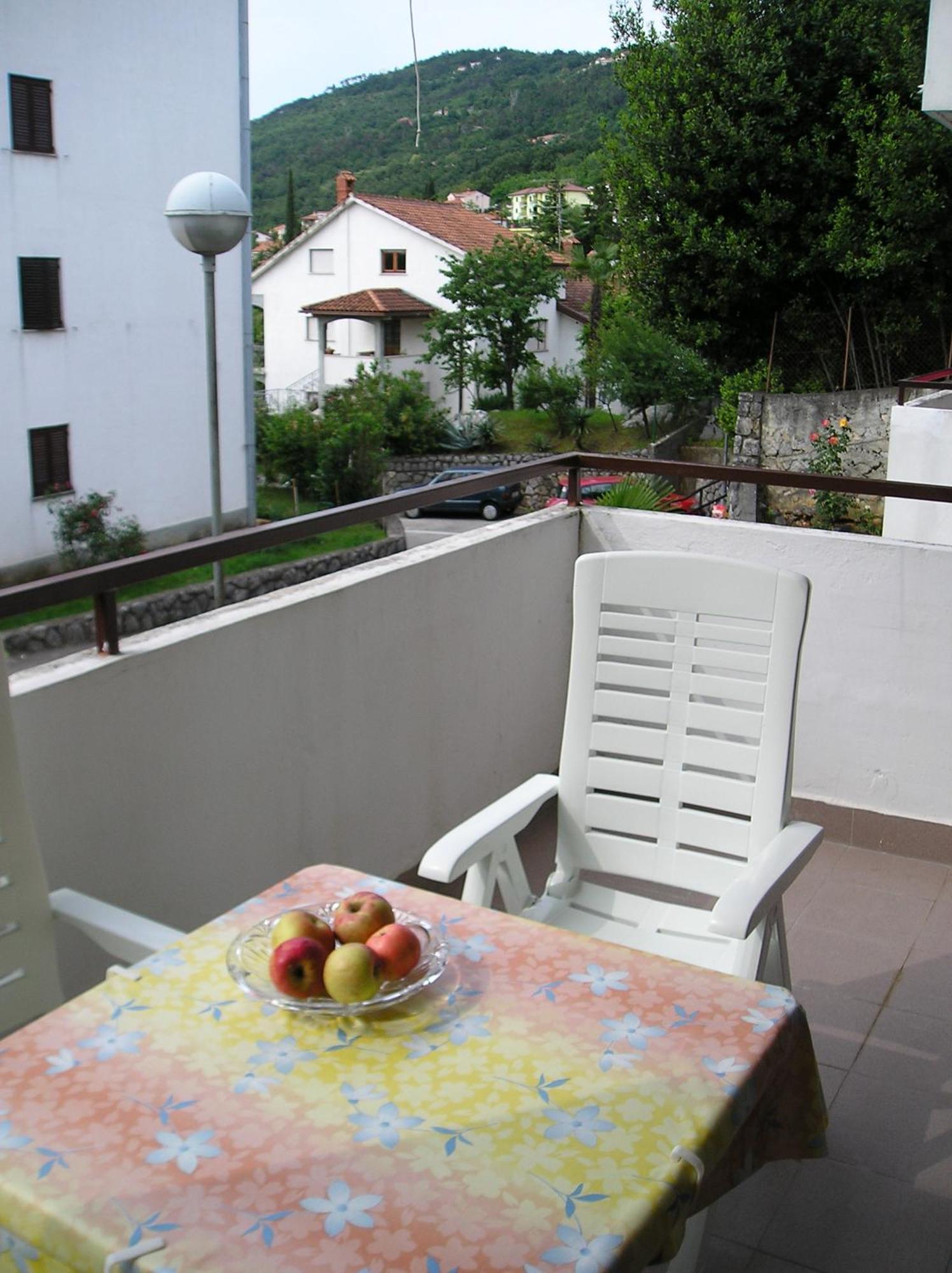 Apartman Ловран Екстериор снимка